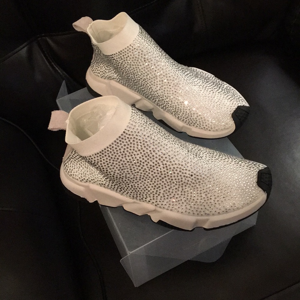 Beautiful worn once white glitter bootie size 8.5